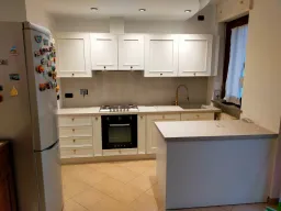 cucina bianca ad angolo